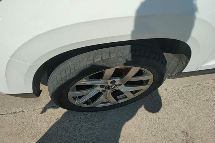 Used Jetta VS5 2023 280TSI Automatic Trend Edition Left Front Wheel Hub