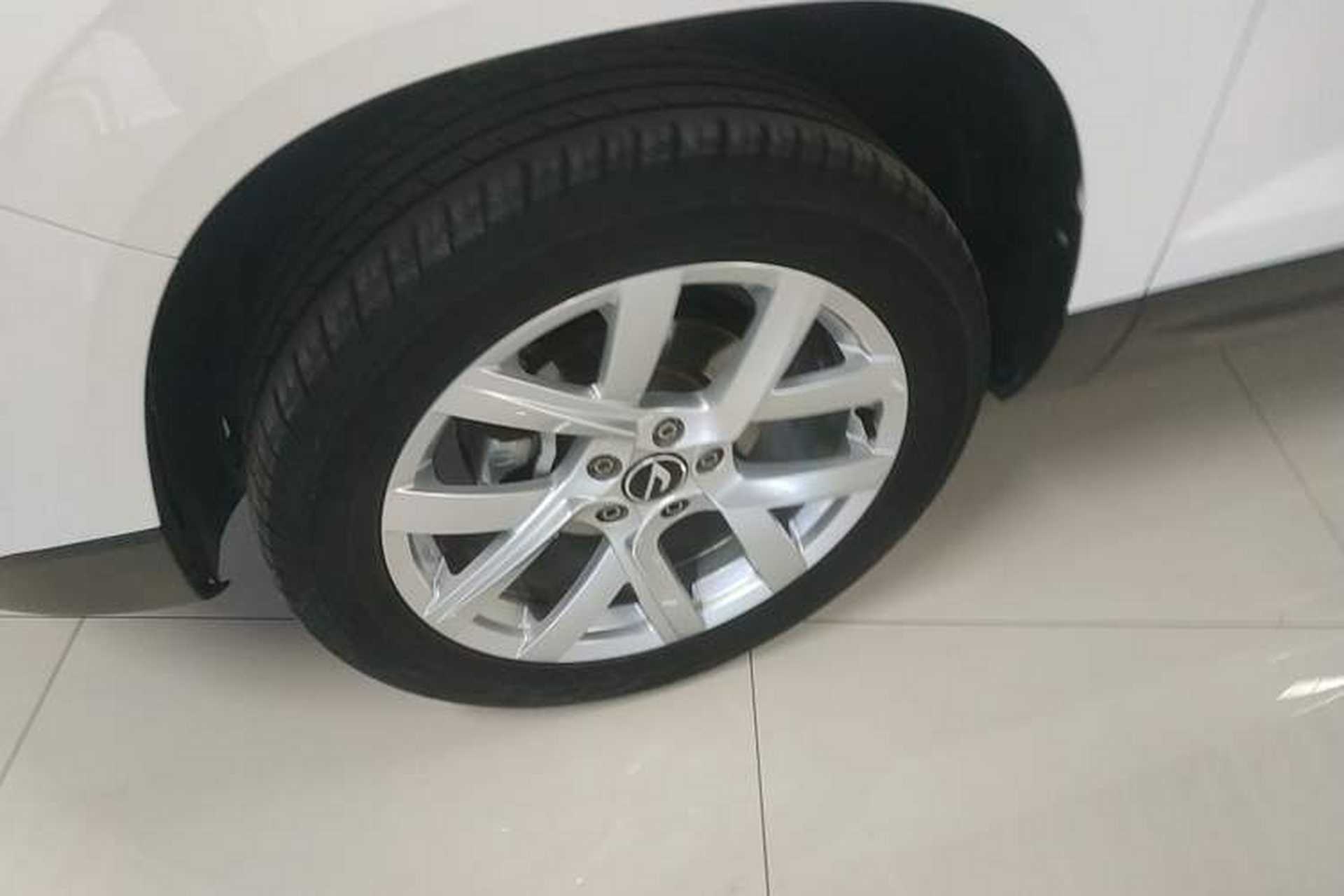 Used Jetta VS5 2023 280TSI Automatic Trend Edition Left Front Wheel Hub