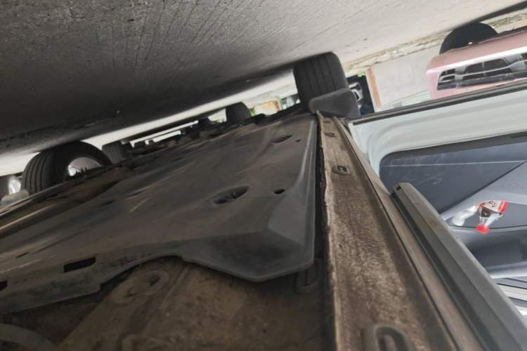 Used Jetta VS5 2023 280TSI Manual Entry-Level Model Left Side Sill