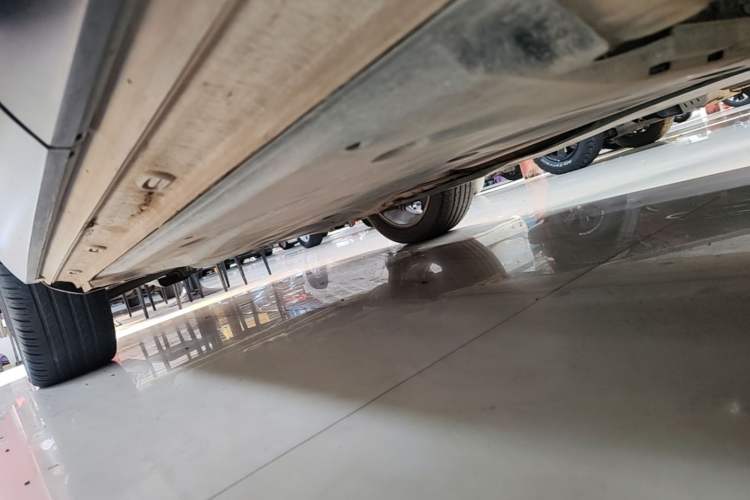 Used Jetta VS5 2023 280TSI Automatic Trend Edition Left Side Sill