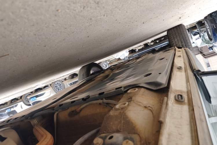 Used Jetta VS5 2023 280TSI Automatic Trend Edition Left Side Sill