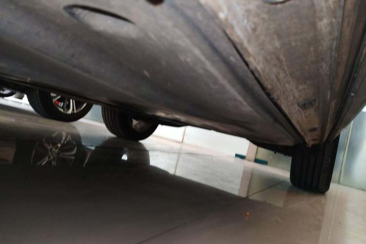 Used Jetta VS5 2023 280TSI Automatic Trend Edition Left Side Sill