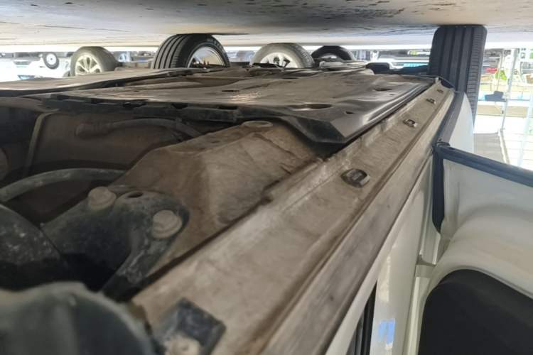 Used Jetta VS5 2023 280TSI Automatic Trend Edition Left Side Sill
