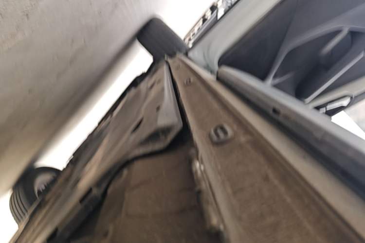 Used Jetta VS5 2023 280TSI Automatic Trend Edition Left Side Sill