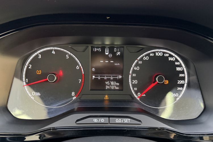 Used Jetta VS5 2023 280TSI Automatic High-Gloss Enjoyment Model Odometer Close Up
