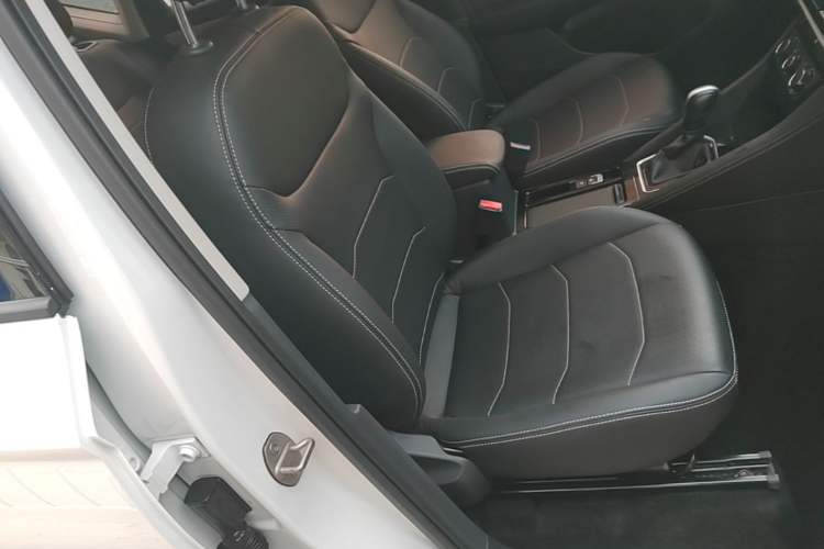 Used Jetta VS5 2023 280TSI Automatic Trend Edition Right Front Seat