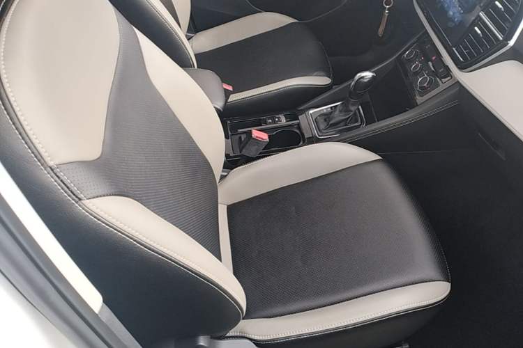 Used Jetta VS5 2023 280TSI Automatic Trend Edition Right Front Seat