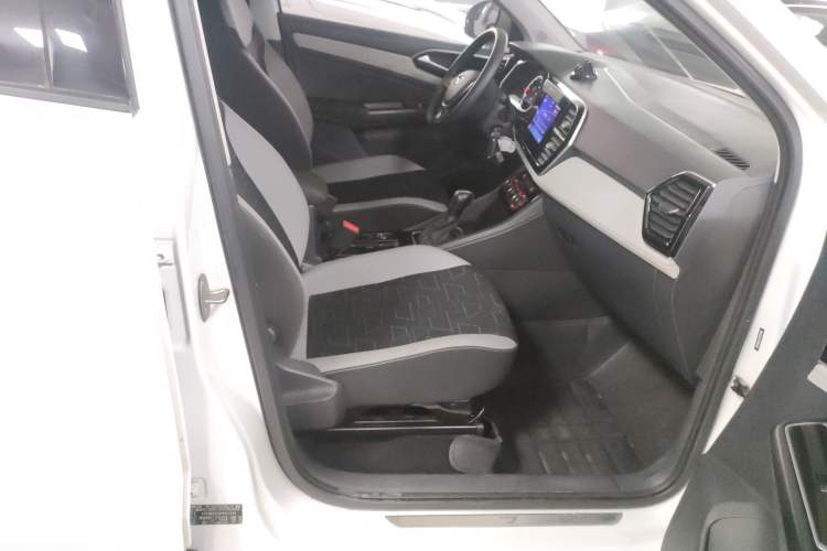 Used Jetta VS5 2023 280TSI Automatic Trend Edition Right Front Seat