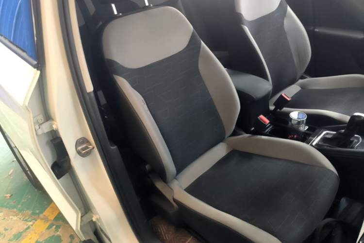 Used Jetta VS5 2023 280TSI Automatic Trend Edition Right Front Seat