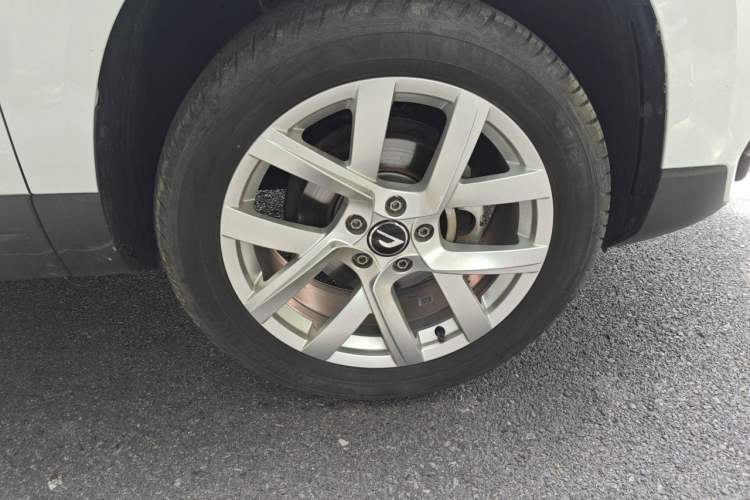 Used Jetta VS5 2023 280TSI Automatic Trend Edition Right Front Wheel Hub
