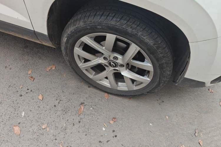 Used Jetta VS5 2023 280TSI Automatic Trend Edition Right Front Wheel Hub