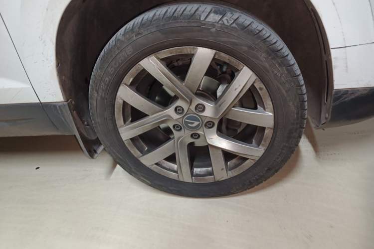 Used Jetta VS5 2023 280TSI Automatic Enjoyment Model Right Front Wheel Hub