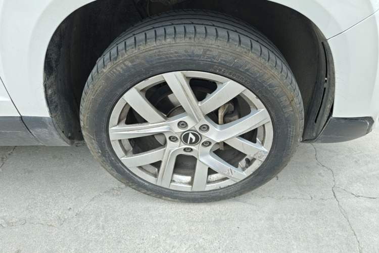 Used Jetta VS5 2023 280TSI Automatic Trend Edition Right Front Wheel Hub