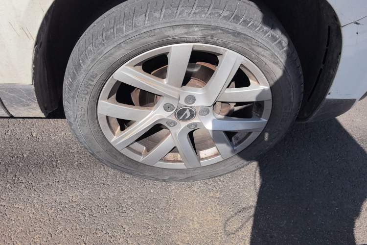 Used Jetta VS5 2023 280TSI Automatic Trend Edition Right Front Wheel Hub