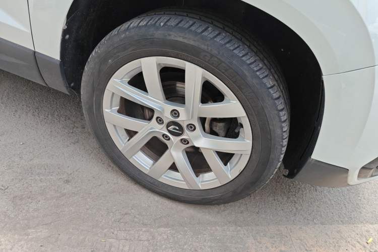 Used Jetta VS5 2023 280TSI Automatic Trend Edition Right Front Wheel Hub