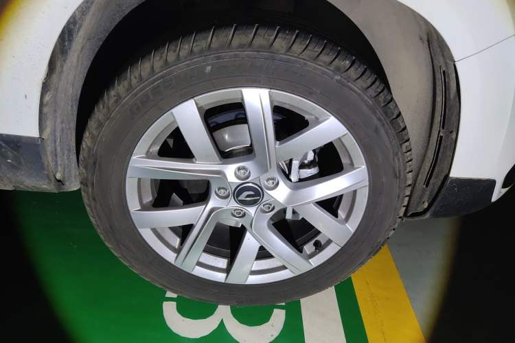 Used Jetta VS5 2023 280TSI Automatic Trend Edition Right Front Wheel Hub