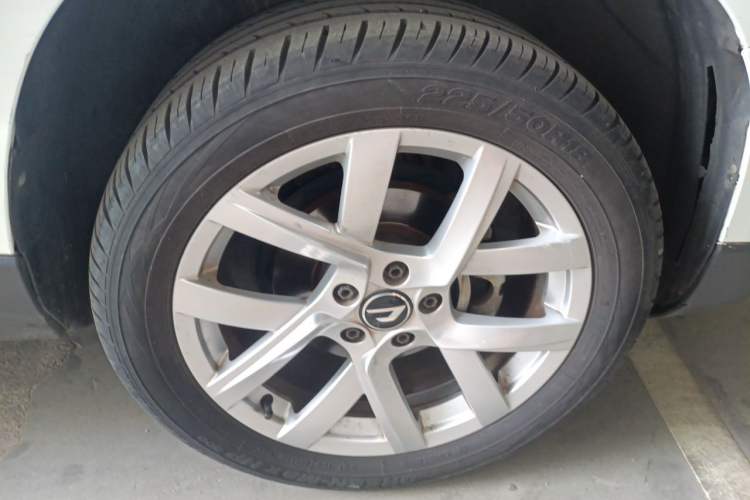Used Jetta VS5 2023 280TSI Automatic Trend Edition Right Front Wheel Hub