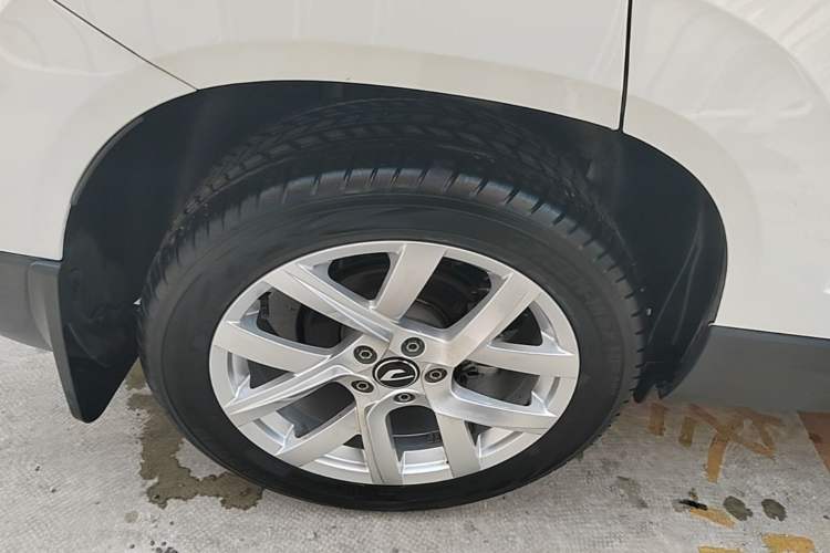 Used Jetta VS5 2023 280TSI Automatic Trend Edition Right Rear Wheel Hub