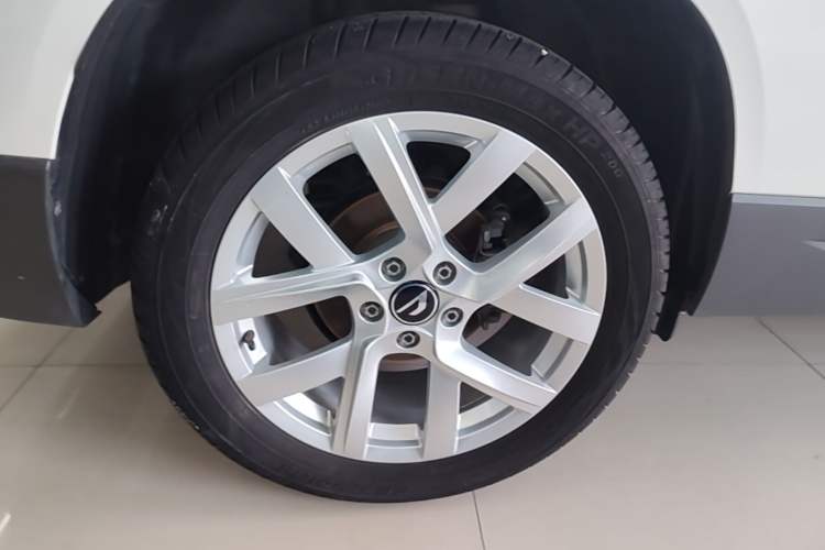 Used Jetta VS5 2023 280TSI Manual Enjoyment Version Right Rear Wheel Hub