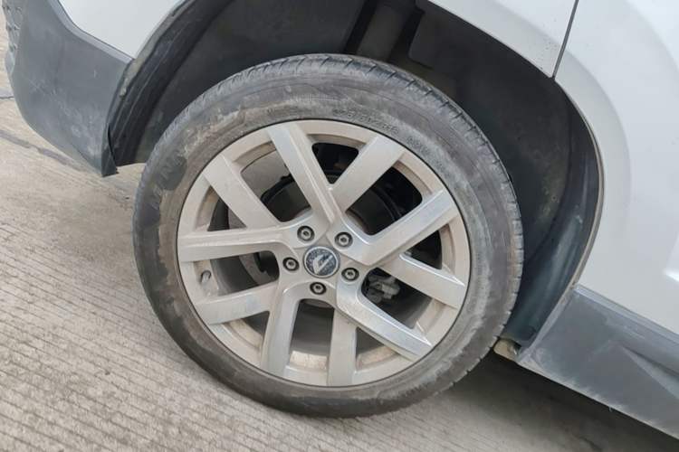 Used Jetta VS5 2023 280TSI Automatic Trend Edition Right Rear Wheel Hub