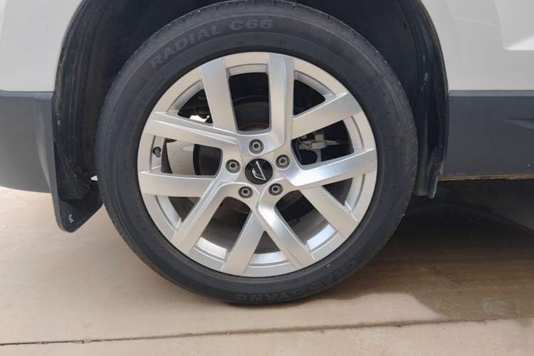 Used Jetta VS5 2023 280TSI Automatic Trend Edition Right Rear Wheel Hub