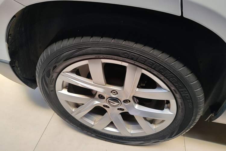 Used Jetta VS5 2023 280TSI Automatic Trend Edition Right Rear Wheel Hub