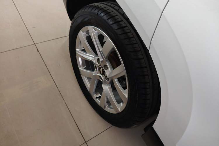 Used Jetta VS5 2023 280TSI Automatic Trend Edition Right Rear Wheel Hub