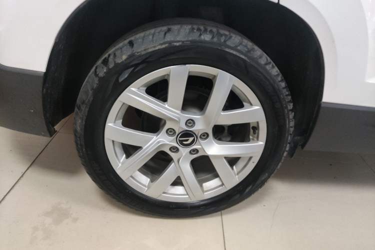Used Jetta VS5 2023 280TSI Automatic Trend Edition Right Rear Wheel Hub