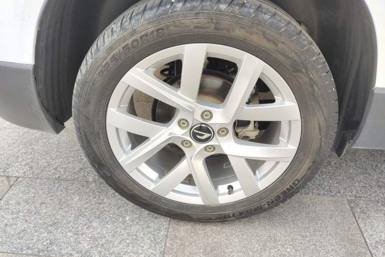 Used Jetta VS5 2023 280TSI Automatic Trend Edition Right Rear Wheel Hub