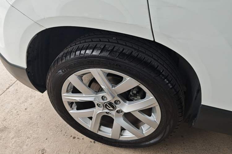 Used Jetta VS5 2023 280TSI Automatic Trend Edition Right Rear Wheel Hub