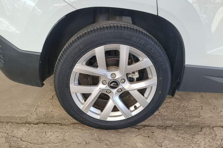 Used Jetta VS5 2023 280TSI Automatic Trend Edition Right Rear Wheel Hub