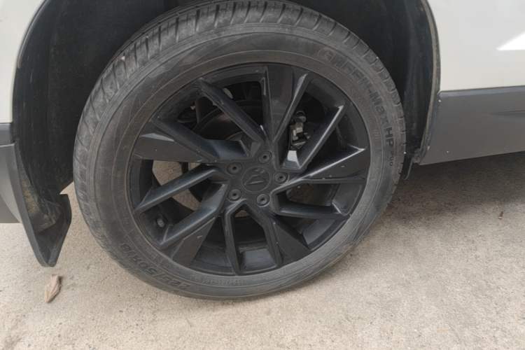 Used Jetta VS5 2023 280TSI Automatic High-Gloss Enjoyment Model Right Rear Wheel Hub