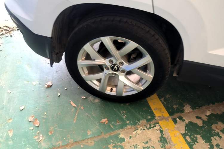 Used Jetta VS5 2023 280TSI Automatic Trend Edition Right Rear Wheel Hub