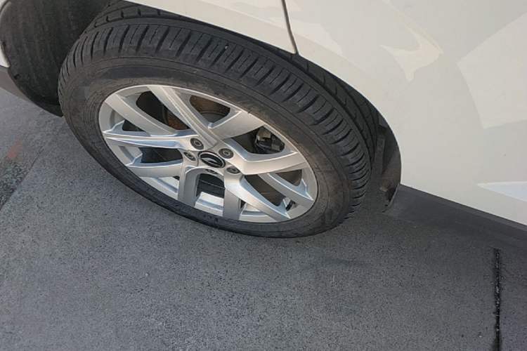 Used Jetta VS5 2023 280TSI Automatic Trend Edition Right Rear Wheel Hub