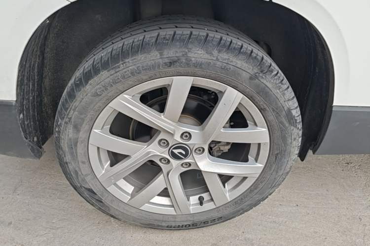 Used Jetta VS5 2023 280TSI Automatic Trend Edition Right Rear Wheel Hub