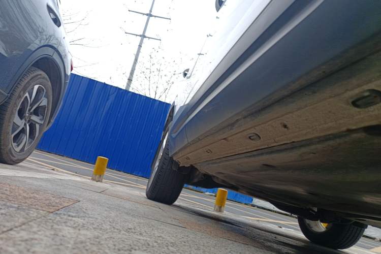 Used Jetta VS5 2023 280TSI Automatic Trend Edition Right Side Sill