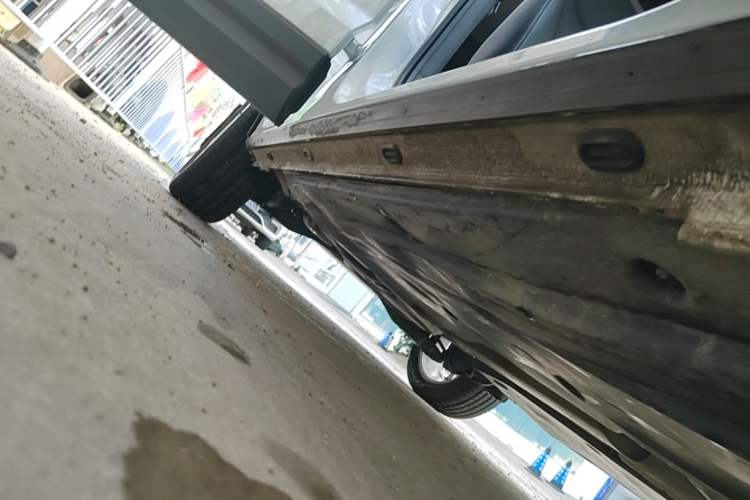 Used Jetta VS5 2023 280TSI Automatic Trend Edition Right Side Sill