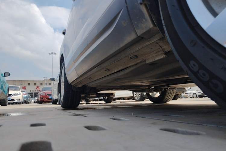Used Jetta VS5 2023 280TSI Automatic Trend Edition Right Side Sill