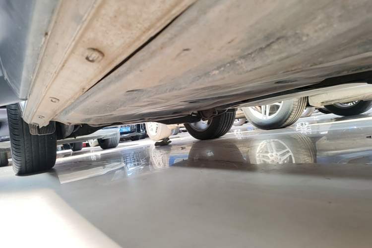 Used Jetta VS5 2023 280TSI Automatic Trend Edition Right Side Sill