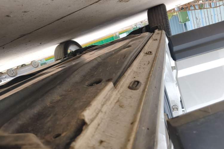 Used Jetta VS5 2023 280TSI Automatic Trend Edition Right Side Sill
