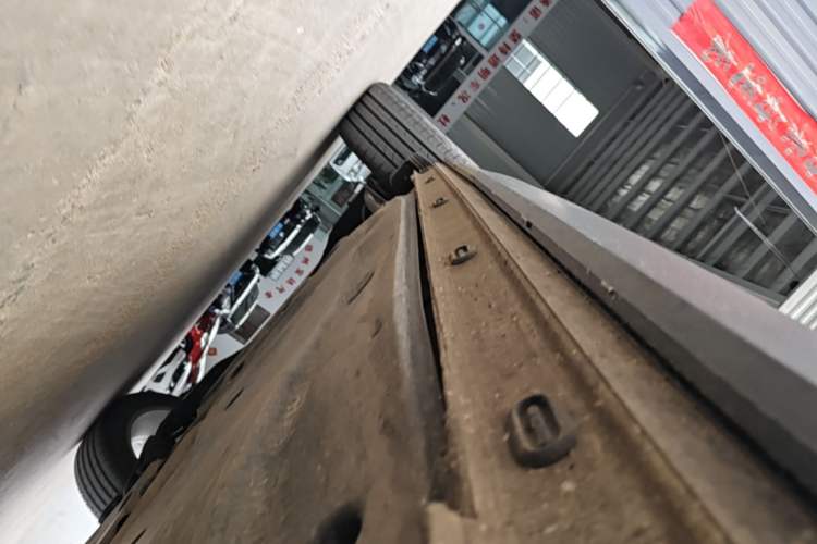 Used Jetta VS5 2023 280TSI Automatic Trend Edition Right Side Sill