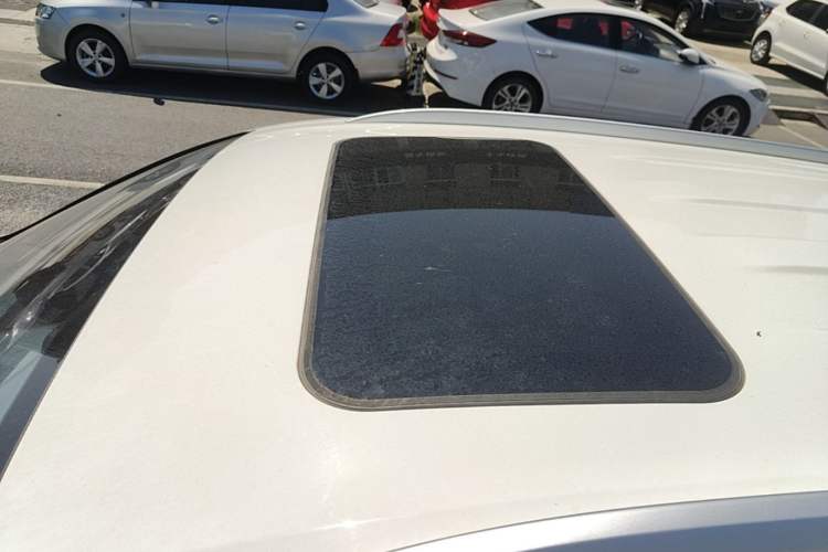 Used Jetta VS5 2023 280TSI Automatic Enjoyment Model Roof