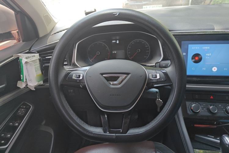 Used Jetta VS5 2023 280TSI Automatic Trend Edition Steering Wheel
