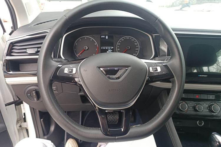 Used Jetta VS5 2023 280TSI Automatic Trend Edition Steering Wheel
