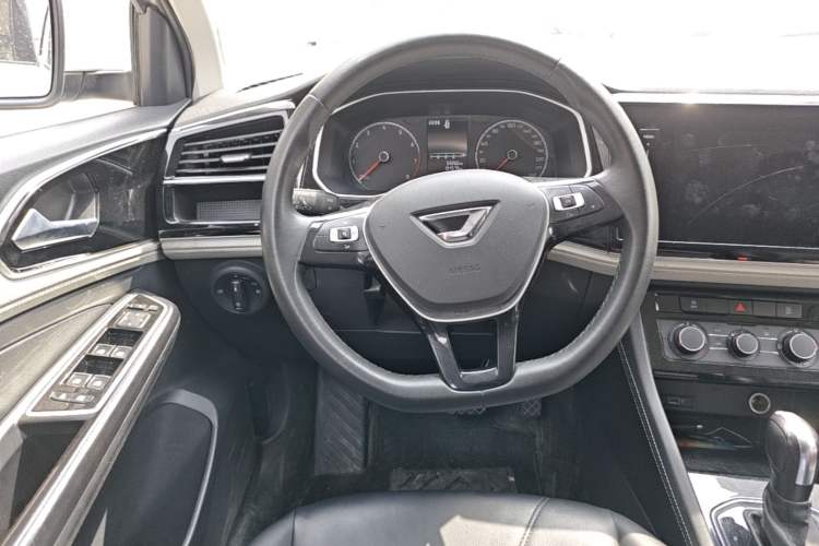 Used Jetta VS5 2023 280TSI Automatic Trend Edition Steering Wheel