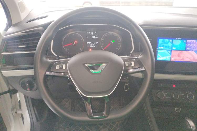 Used Jetta VS5 2023 280TSI Automatic Trend Edition Steering Wheel