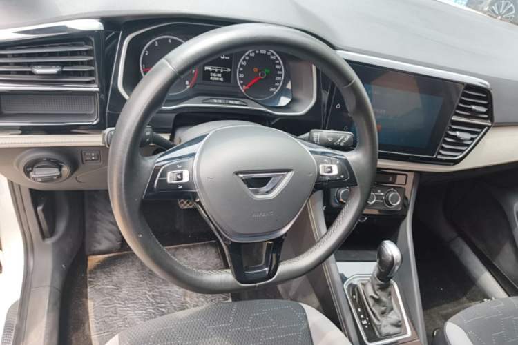 Used Jetta VS5 2023 280TSI Automatic Trend Edition Steering Wheel