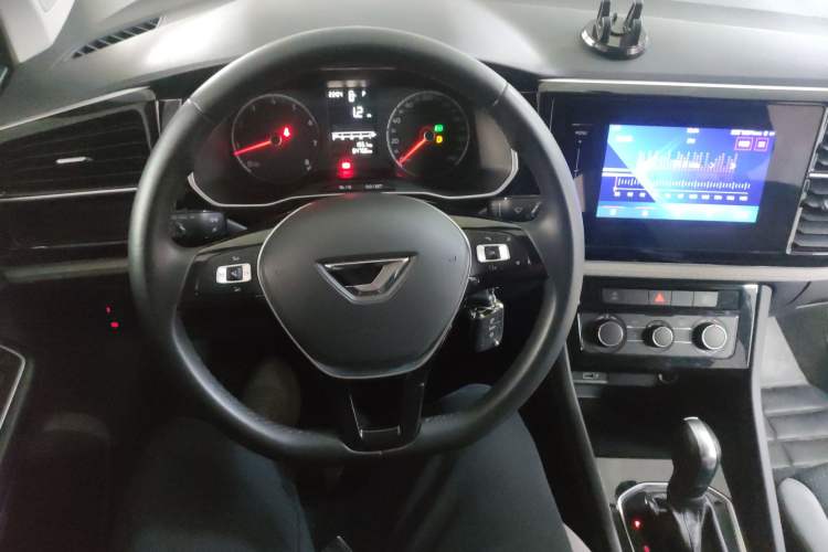 Used Jetta VS5 2023 280TSI Automatic Trend Edition Steering Wheel