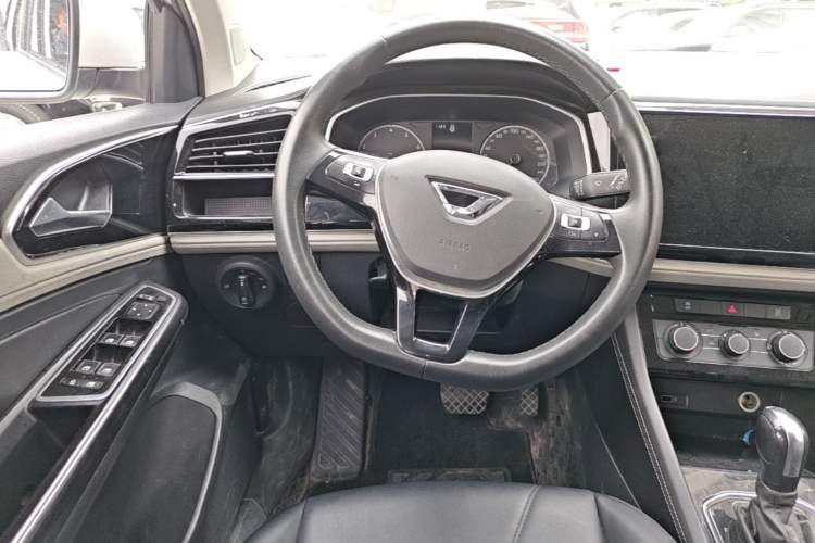 Used Jetta VS5 2023 280TSI Automatic Trend Edition Steering Wheel