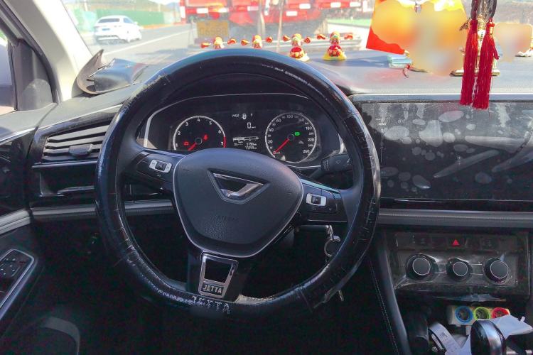 Used Jetta VS5 2023 280TSI Automatic Trend Edition Steering Wheel
